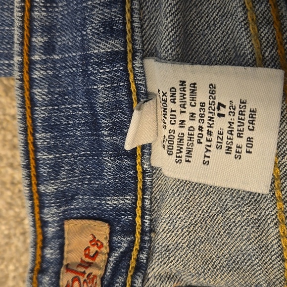 Paris Blues Jeans Womens Size 17 Light Blue Distressed Flare Leg - Picture 5 of 14